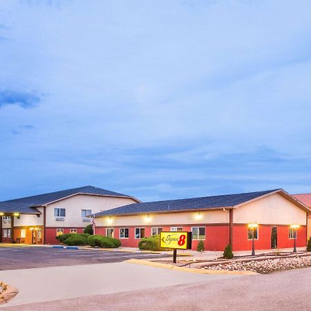 Super 8 By Wyndham Grants Hotell Exteriör bild