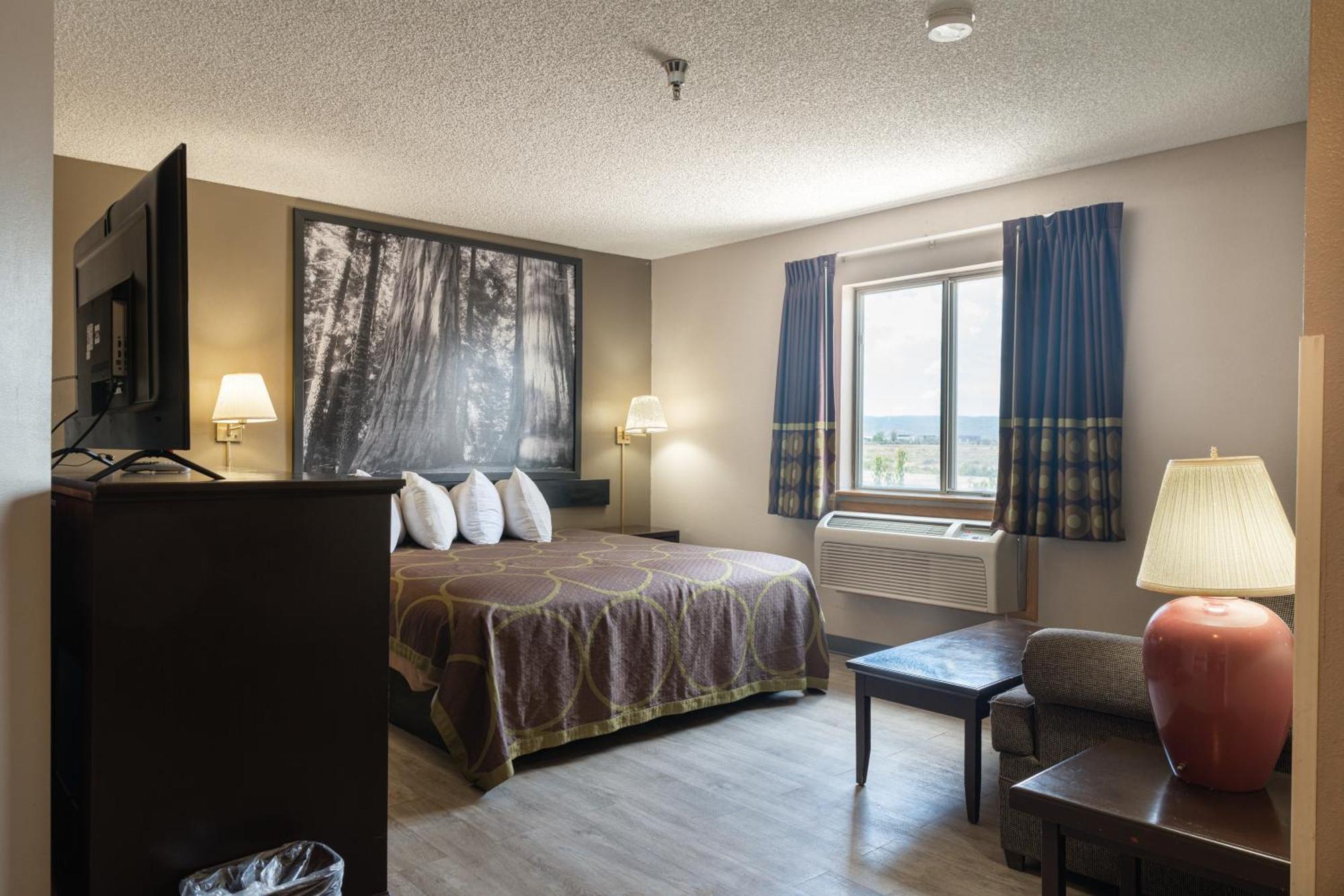 Super 8 By Wyndham Grants Hotell Exteriör bild