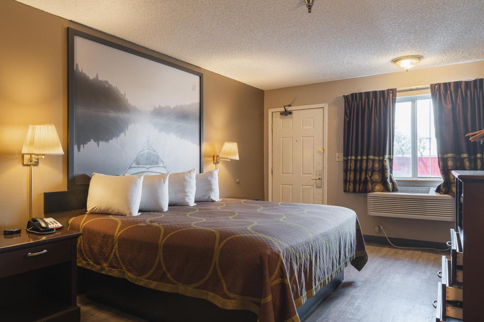 Super 8 By Wyndham Grants Hotell Exteriör bild